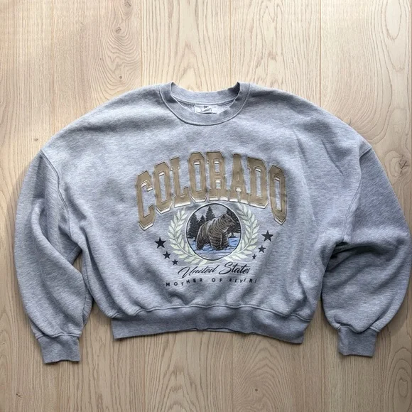 2/$25 SWS Athletics Colorado Bear Graphic Crewneck Sweatshirt Heather Grey Small - Picture 1 of 9